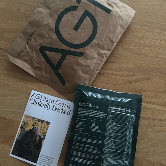 Brand new AG1 390g 13.8oz supplement exp 2026 Athletic Greens - Picture 5 of 5